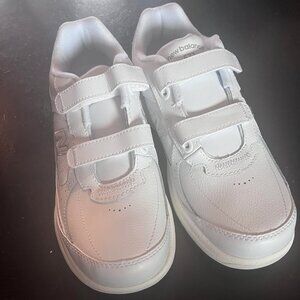 New Balance Women's 577 V1 Hook and Loop Walking Shoe